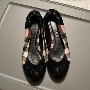 Burberry flats